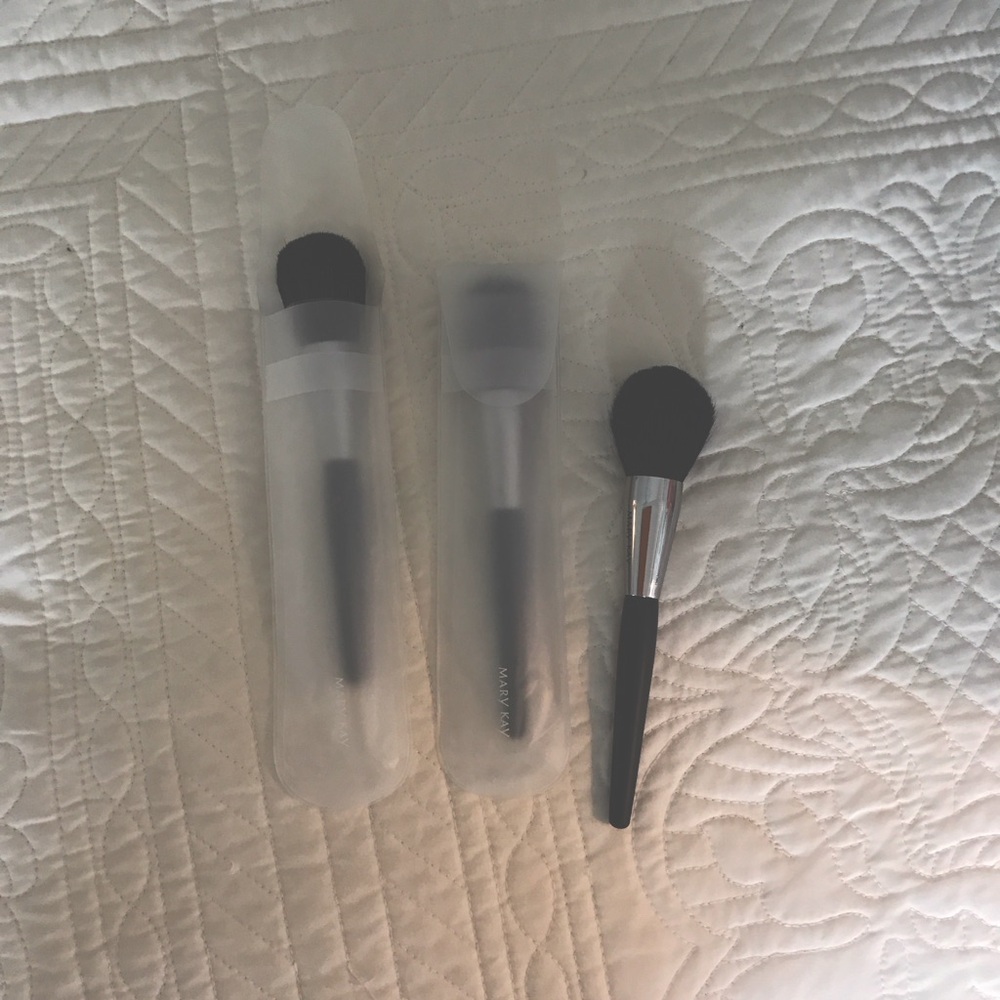 Mary Kay Cheek brushes. Set of 3